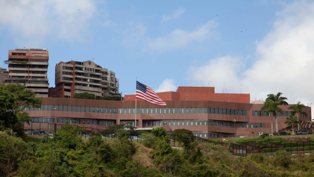 Embajada de Estados Unidos niega reanudación de operaciones en Caracas