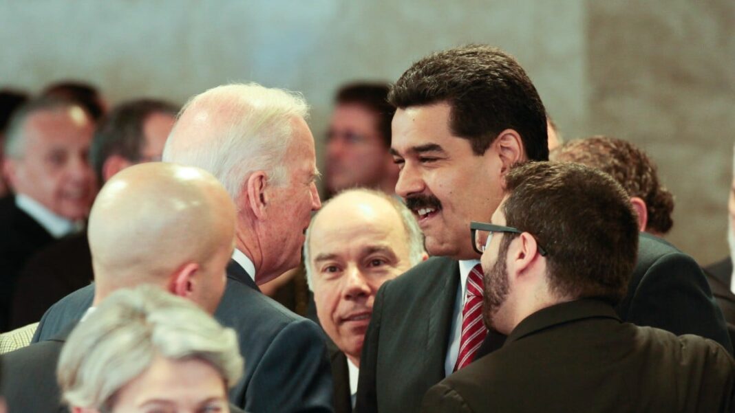 ABC de España: Estados Unidos negocia con Nicolás Maduro mientras tiene una recompensa a su nombre