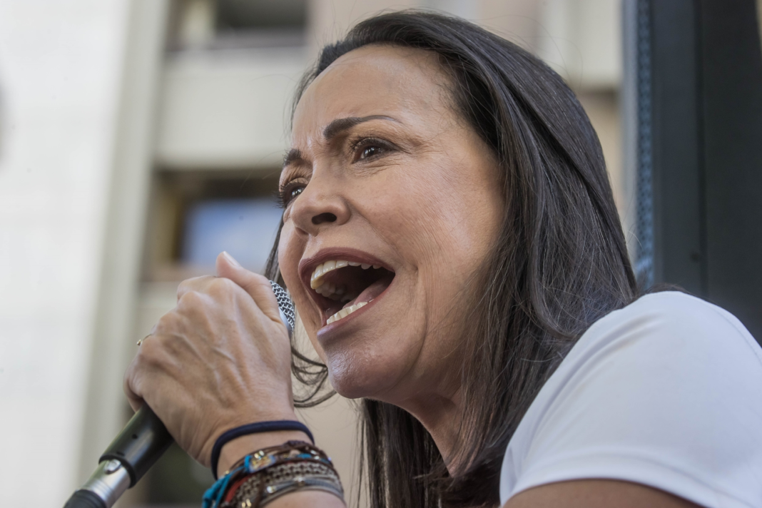 Jefes de campaña de María Corina Machado fueron presentados sin defensa privada