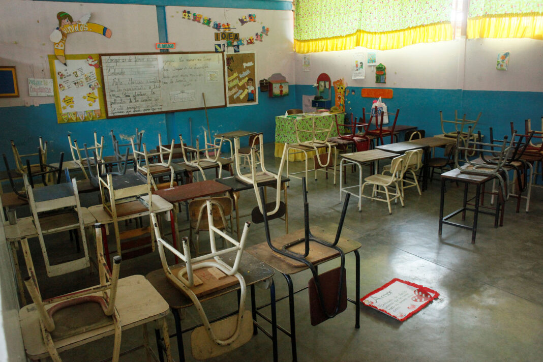 BBC: Éxodo masivo de profesores agrava crisis del sistema educativo en Venezuela