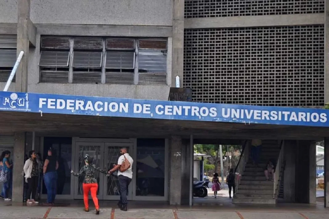 Estudiantes de la UCV instauran comando en apoyo a Edmundo González Urrutia
