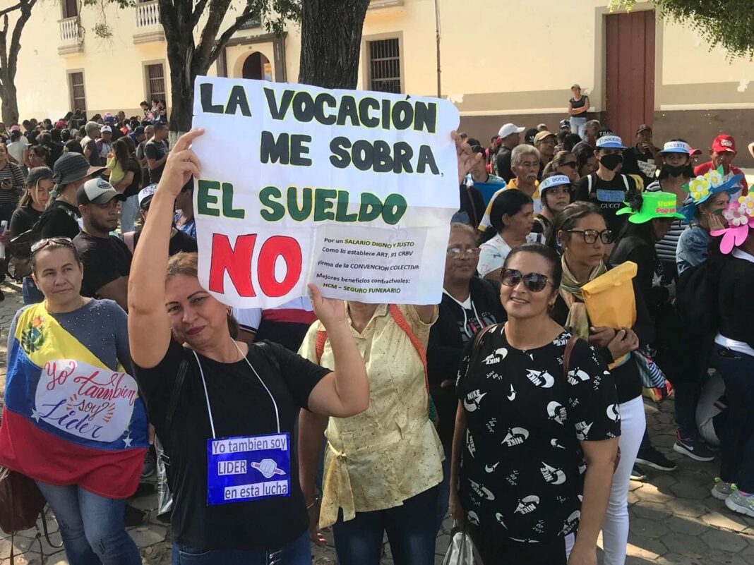 Profesores en Venezuela advierten que precariedad en salarios afecta calidad universitaria