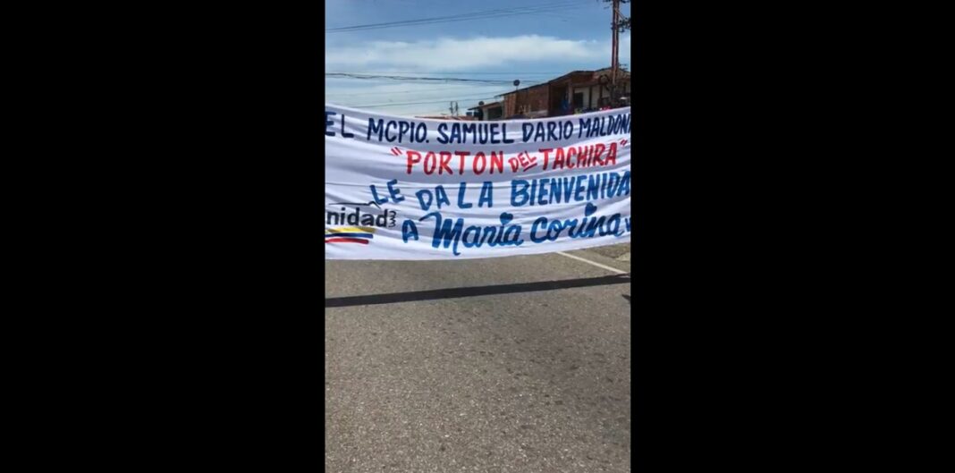 Ciudadanos empiezan a concentrarse para recibir a María Corina Machado en estado Táchira