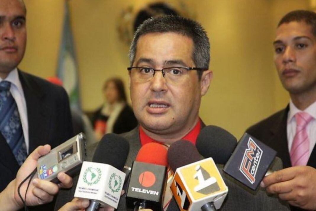 Régimen de Nicolás Maduro designa a hermano de Cilia Flores como nuevo director del Saime