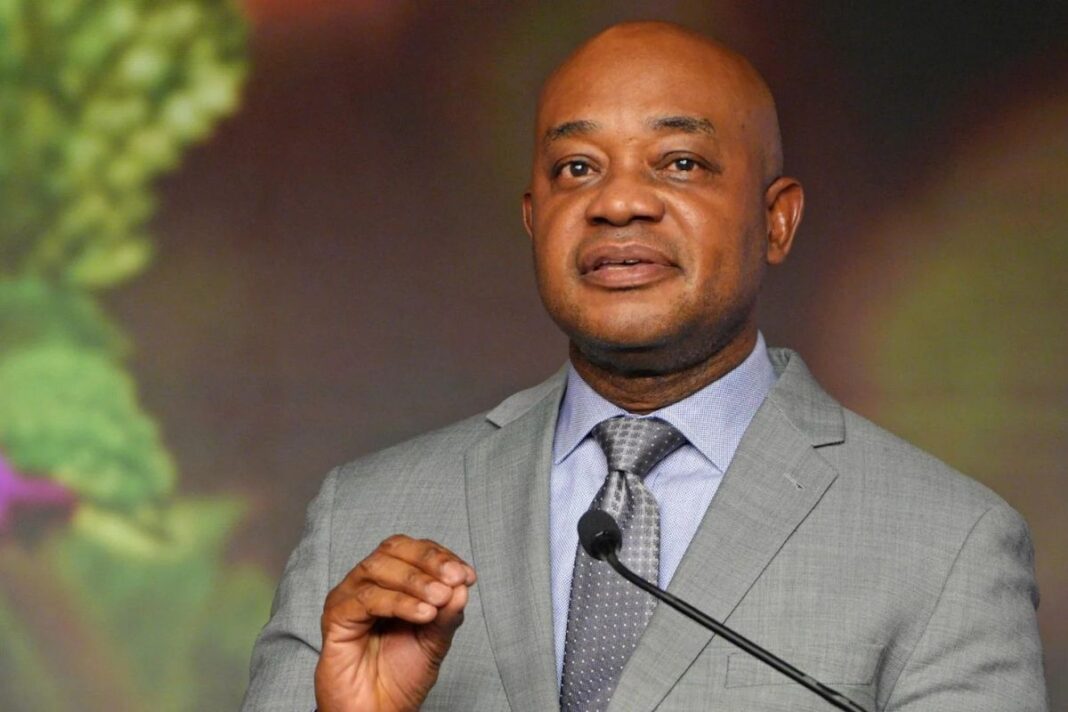 Canciller de Colombia reveló que régimen de Nicolás Maduro condicionó los salvoconductos para asilados en Embajada de Argentina