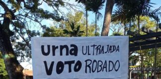 Aparecen cajas con mensajes de protesta en varias partes de Venezuela a un año de la elección del #28jul Aparecen cajas con mensajes de protesta en varias partes de Venezuela a un año de la elección del #28jul