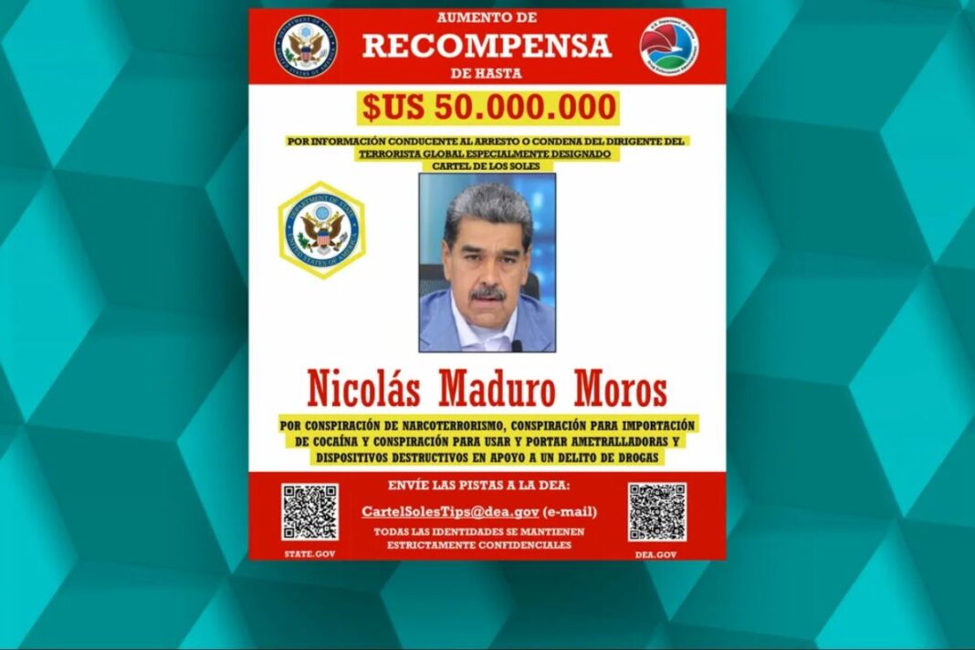 Eurodiputados exhiben afiches de la recompensa que ofrece Estados por Nicolás Maduro