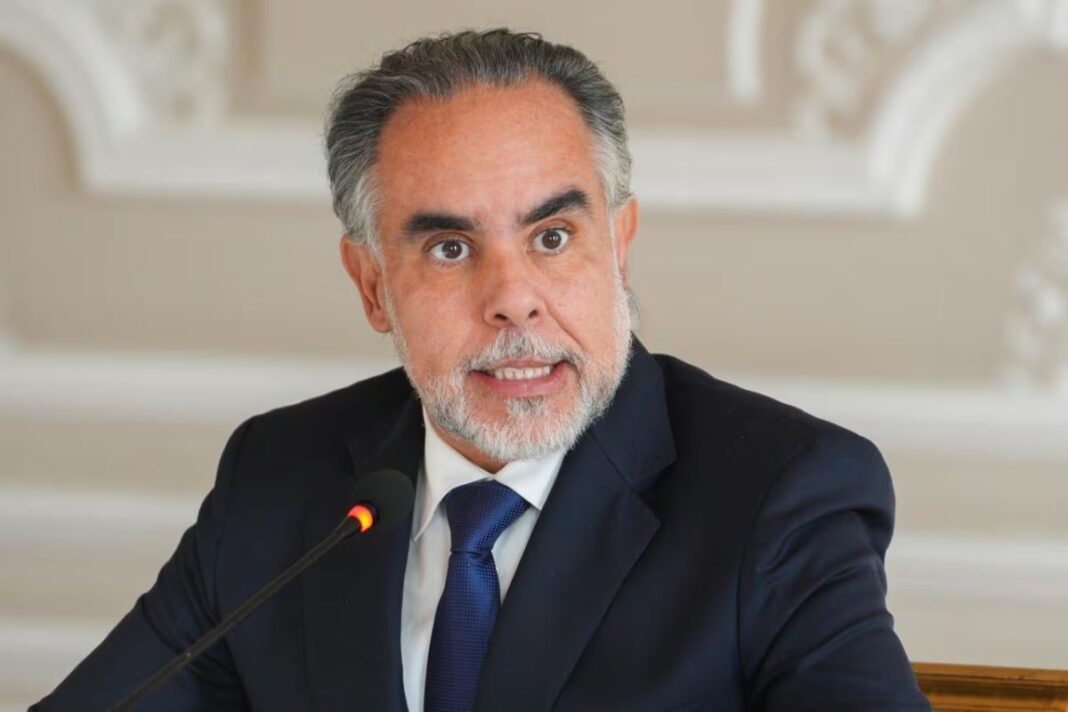Armando Benedetti confirma cancelación de tarjeta de crédito tras ingreso a Lista Clinton Armando Benedetti confirma cancelación de tarjeta de crédito tras ingreso a Lista Clinton