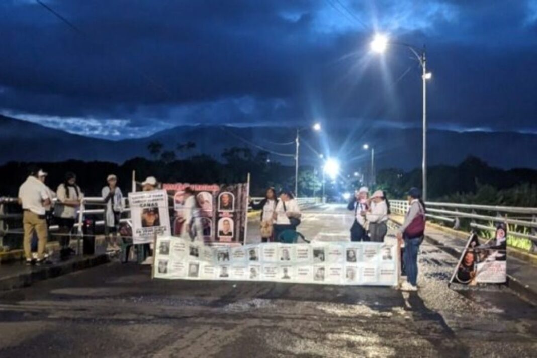 Segundo día de protesta en el Puente Internacional Simón Bolívar de familiares de rehenes colombianos en Venezuela