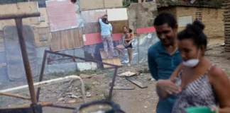 «69,6% de la población en Venezuela vive en pobreza multidimensional» "69,6% de la población en Venezuela vive en pobreza multidimensional"