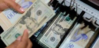 VOA: Expertos discrepan de la supuesta mejoría económica en Venezuela que Maduro presume VOA: Expertos discrepan de la supuesta mejoría económica en Venezuela que Maduro presume