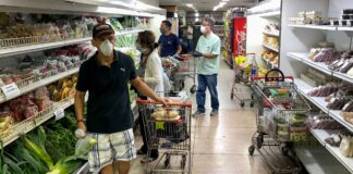 Una familia en Venezuela necesita 155 salarios mínimos para costear la Canasta Alimentaria Familiar Una familia en Venezuela necesita 155 salarios mínimos para costear la Canasta Alimentaria Familiar