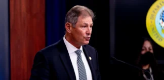 Ex subdirector del FBI: «Venezuela está vaciando sus cárceles para enviar criminales a Estados Unidos» Ex subdirector del FBI: "Venezuela está vaciando sus cárceles para enviar criminales a Estados Unidos"