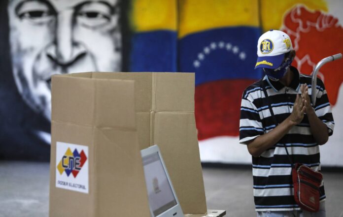 Opositores denuncian que CNE impone barreras para elecciones presidenciales 18 ONG exigen al CNE apertura de los centros del Registro Electoral