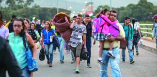 Acnur y OIM lanzan plan para atender 400 mil refugiados y migrantes venezolanos en Ecuador Acnur y OIM lanzan plan para atender 400 mil refugiados y migrantes venezolanos en Ecuador