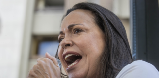 Jefes de campaña de María Corina Machado fueron presentados sin defensa privada Jefes de campaña de María Corina Machado fueron presentados sin defensa privada