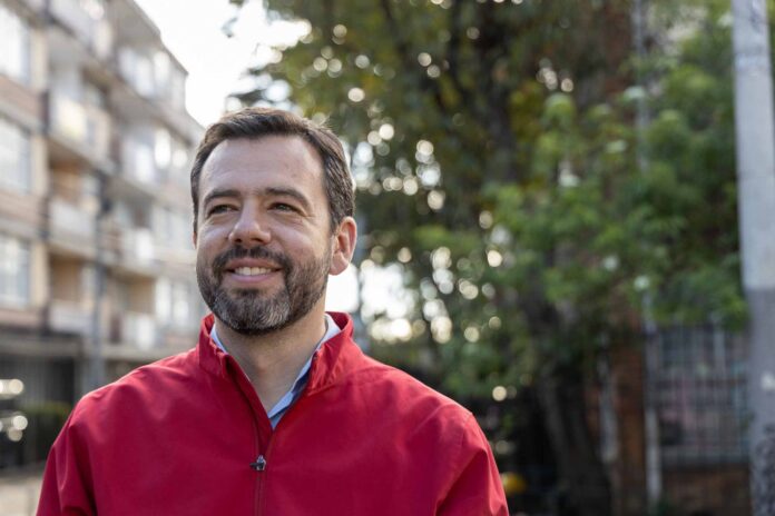 Alcalde Mayor de Bogotá: «Quienes defendemos la democracia debemos alzar la voz para que Corina Yoris pueda inscribirse como candidata» Alcalde Mayor de Bogotá: "Quienes defendemos la democracia debemos alzar la voz para que Corina Yoris pueda inscribirse como candidata"