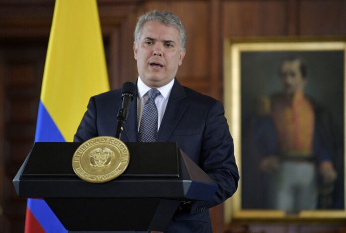 Iván Duque: “Colombia está jugando a lavarle la cara a Nicolás Maduro, el más grande sátrapa del hemisferio” Iván Duque: “Colombia está jugando a lavarle la cara a Nicolás Maduro, el más grande sátrapa del hemisferio”