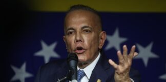 Candidatura de Manuel Rosales provoca reacciones entre los venezolanos Manuel Rosales se justifica: "Me postulé para no negarle la oportunidad a los venezolanos de votar"