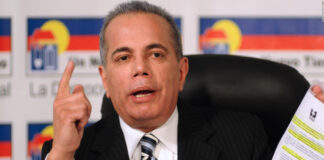 Fuerza Vecinal formalizó su apoyo a Manuel Rosales Manuel Rosales se encontraría vía CNE para postularse como candidato de UNT