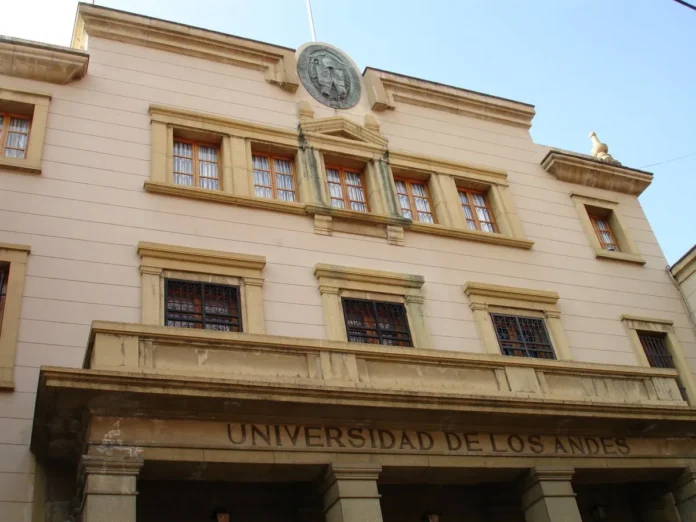 Comunidad universitaria de la ULA rechaza sentencia del TSJ que suspende elecciones en la casa de estudios Comunidad universitaria de la ULA rechaza sentencia del TSJ que suspende elecciones en la casa de estudios