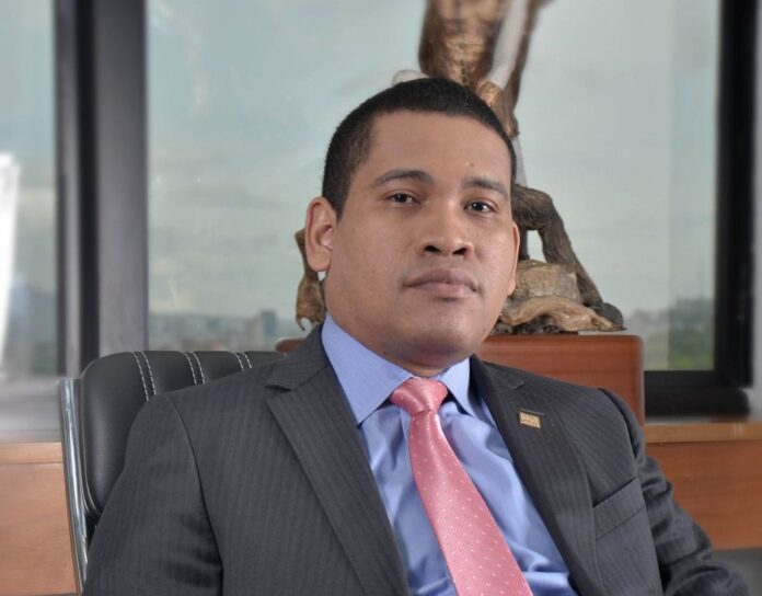 Organización vinculada a Leocenis García contrata los servicios de una consultora relacionada al partido demócrata de Estados Unidos Leocenis García, habría contratado los servicios de la empresa consultora Blue Star Strategies en Estados Unidos