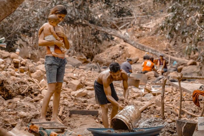Venezuela es el segundo país con más minería ilegal en la región con 2.750 puntos La ONG SOS Orinoco ha denunciado que la minería ilegal ha crecido de forma acelerada en Venezuela en los últimos 20 años