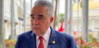 Luis Eduardo Martínez inscribió su candidatura presidencial ante el CNE Luis Eduardo Martínez inscribió su candidatura presidencial ante el CNE