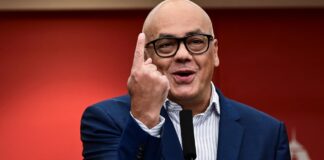 Jorge Rodríguez responde a Petro, Lula y Pepe Mujica: «Métanse sus opiniones donde les quepa» Jorge Rodríguez responde a Petro, Lula y Pepe Mujica: "Métanse sus opiniones donde les quepa"