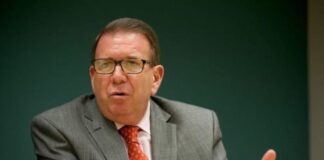 Perfil | ¿Quién es Edmundo González Urrutia, el candidato “tapa” de la MUD? se postularon trece candidatos a las elecciones presidenciales de este año, entre los cuales está Edmundo González Urrutia, el representante de la Mesa de Unidad Democrática (MUD)