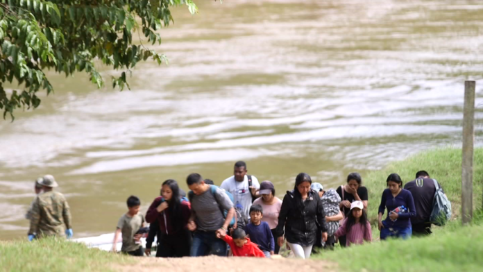 Más de 69.000 venezolanos han cruzado el Darién durante el primer trimestre del 2024 Panamá ha informado que al menos 69mil venezolanos han cruzado la selva de Darién durante el primer semestre del 2024