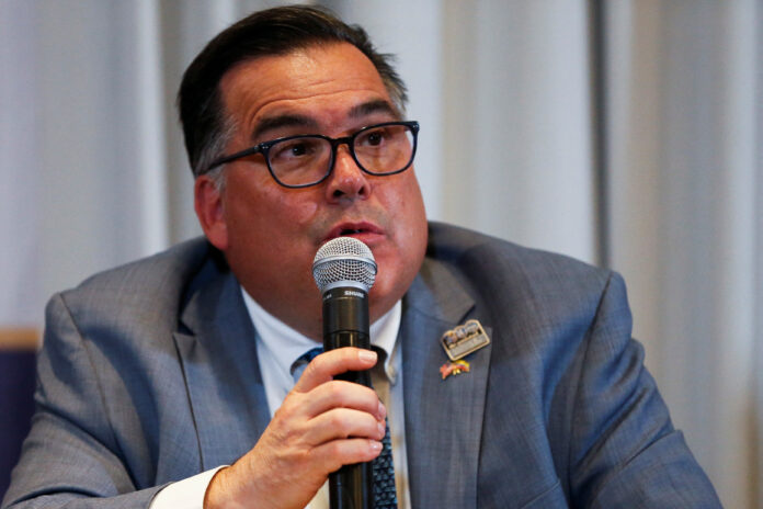 Jefe de Misión de Estados Unidos para Venezuela: «Se puede sustituir a Manuel Rosales en la tarjeta de UNT» Jefe de Misión de Estados Unidos para Venezuela: "Se puede sustituir a Manuel Rosales en la tarjeta de UNT"