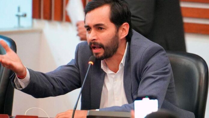 Régimen de Maduro impide ingreso a José Jaime Uscátegui a Venezuela que participaría en diálogo de paz con el ELN José Jaime Uscátegui