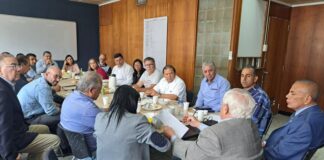 PUD confirma reunión con Manuel Rosales: «El gobernador zuliano mostró compromiso con la ruta electoral, la unidad y el cambio» PUD confirma reunión con Manuel Rosales: "El gobernador zuliano mostró compromiso con la ruta electoral, la unidad y el cambio"