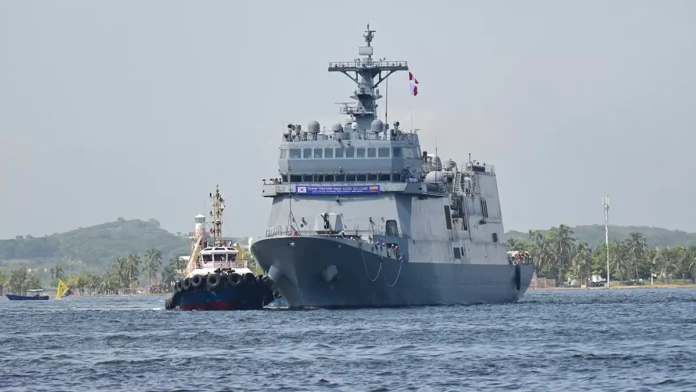 Armada de Colombia rescató siete migrantes venezolanos en isla de San Andrés Armada de Colombia rescató siete migrantes venezolanos en isla de San Andrés