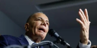 Manuel Rosales continúa afirmando que no quería la candidatura, pero la pone a la orden de la PUD Manuel Rosales continúa afirmando que no quería ser candidato, pero no quería bloquear la vía electoral
