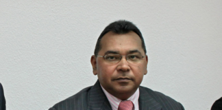 Nicolás Maduro saca a Néstor Reverol del Ministerio de Energía Eléctrica y lo designa como presidente de Corpozulia Nicolás Maduro saca a Néstor Reverol del Ministerio de Energía Eléctrica y lo designa como presidente de Corpozulia