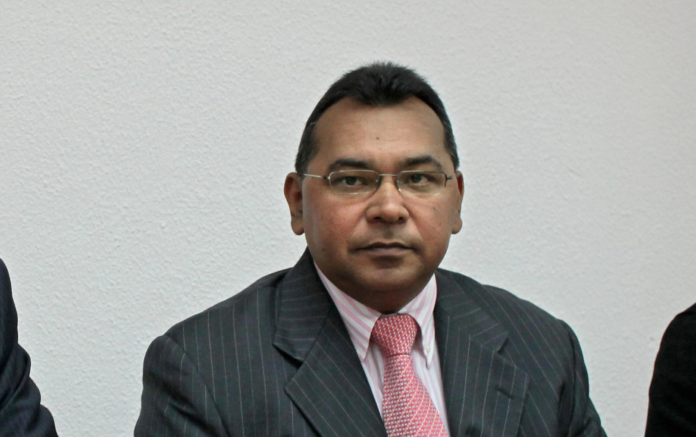 Nicolás Maduro saca a Néstor Reverol del Ministerio de Energía Eléctrica y lo designa como presidente de Corpozulia Nicolás Maduro saca a Néstor Reverol del Ministerio de Energía Eléctrica y lo designa como presidente de Corpozulia