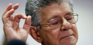 Henry Ramos Allup le recomienda a Nicolás Maduro prepararse “para perder” las presidenciales Henry Ramos Allup, expresidente de la AN, ha instado al dictador Nicolás Maduro a prepararse "para perder" las elecciones presidenciales