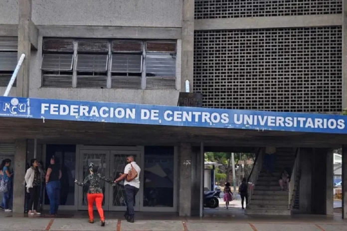 Estudiantes de la UCV instauran comando en apoyo a Edmundo González Urrutia Estudiantes de la UCV instauran comando en apoyo a Edmundo González Urrutia