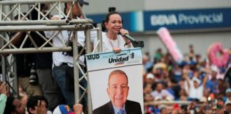 ¿Cómo la oposición en Venezuela busca revivir el entusiasmo electoral para derrotar a Nicolás Maduro tras el boicot de hace 6 años? ¿Cómo la oposición en Venezuela busca revivir el entusiasmo electoral para derrotar a Nicolás Maduro tras el boicot de hace 6 años?