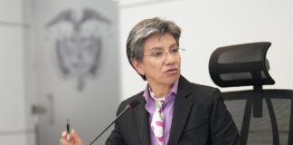 La exalcaldesa de Bogotá Claudia López tras ser deportada por la dictadura de Nicolás Maduro: «Este régimen se va a acabar el domingo» La exalcaldesa de Bogotá Claudia López tras ser deportada por el régimen de Nicolás Maduro: "Este régimen se va a acabar el domingo"