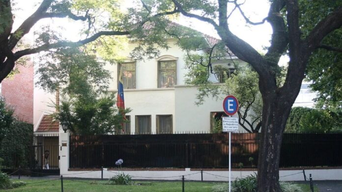 Embajada de Venezuela en Argentina habilitará cinco mesas de votación para presidenciales Embajada de Venezuela en Argentina habilitará cinco mesas de votación para presidenciales