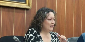 Senadora de Colombia denuncia retención de pasaporte y deportación en Venezuela Senadora de Colombia denuncia retención de pasaporte y deportación en Venezuela