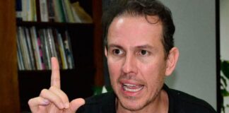 Funcionarios del régimen de Nicolás Maduro allanan la residencia del dirigente del Comando ConVzla en Carabobo Carlos Lozano Funcionarios del régimen de Nicolás Maduro allanan la residencia del dirigente del Comando ConVzla en Carabobo Carlos Lozano