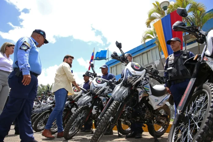 Funcionarios de PoliMonagas amenazan con asesinar a dirigente sindical Regulo Reina durante el intento de su detención Funcionarios de PoliMonagas amenazan con asesinar a dirigente sindical Regulo Reina durante el intento de su detención