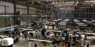 Funcionarios del CNE estarían realizando nuevas actas para presentar a observadores internacionales Funcionarios del CNE estarían realizando nuevas actas para presentar a observadores internacionales