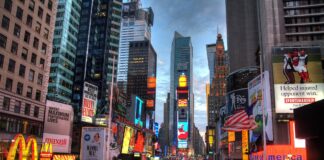 Bloqueo económico que denuncia el régimen de Nicolás Maduro no es un problema cuando se trata de pagar propaganda electoral en New York Bloqueo económico que denuncia el régimen de Nicolás Maduro no es un problema cuando se trata de pagar propaganda electoral en New York