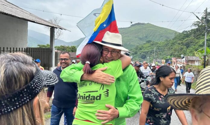 César Pérez Vivas en Las Cruces – Portuguesa: «Los venezolanos tenemos la responsabilidad de difundir la esperanza de cambio que lograremos el #28Jul» César Pérez Vivas en Las Cruces - Portuguesa: "Los venezolanos tenemos la responsabilidad de difundir la esperanza de cambio que lograremos el #28Jul"