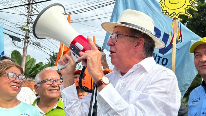 César Pérez Vivas denuncia que gobernaciones de Táchira y Trujillo presionan a alcaldes de la oposición a declarar apoyo a la reelección de Nicolás Maduro César Pérez Vivas sobre el #28jul: "Los sectores populares serán el lugar donde la barbarie roja será arrasada con mayor contundencia"